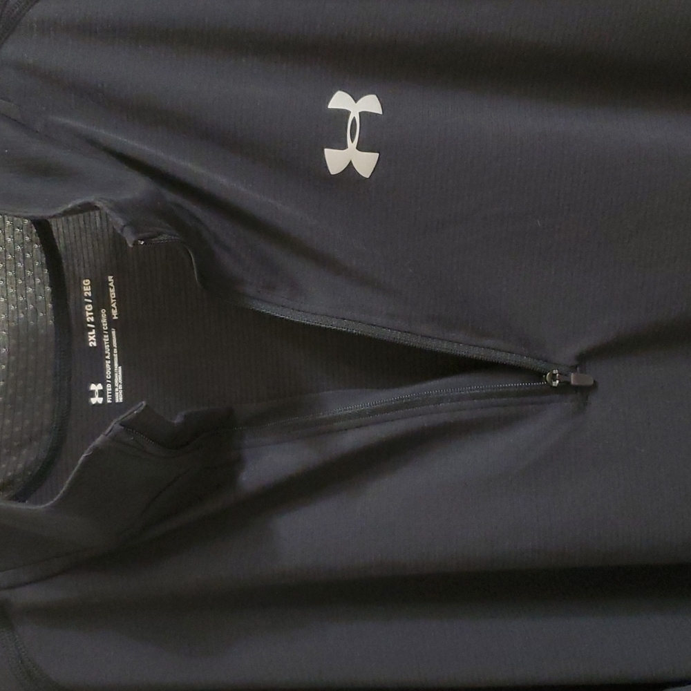 Under Armour Shirt - Picture 5 of 6